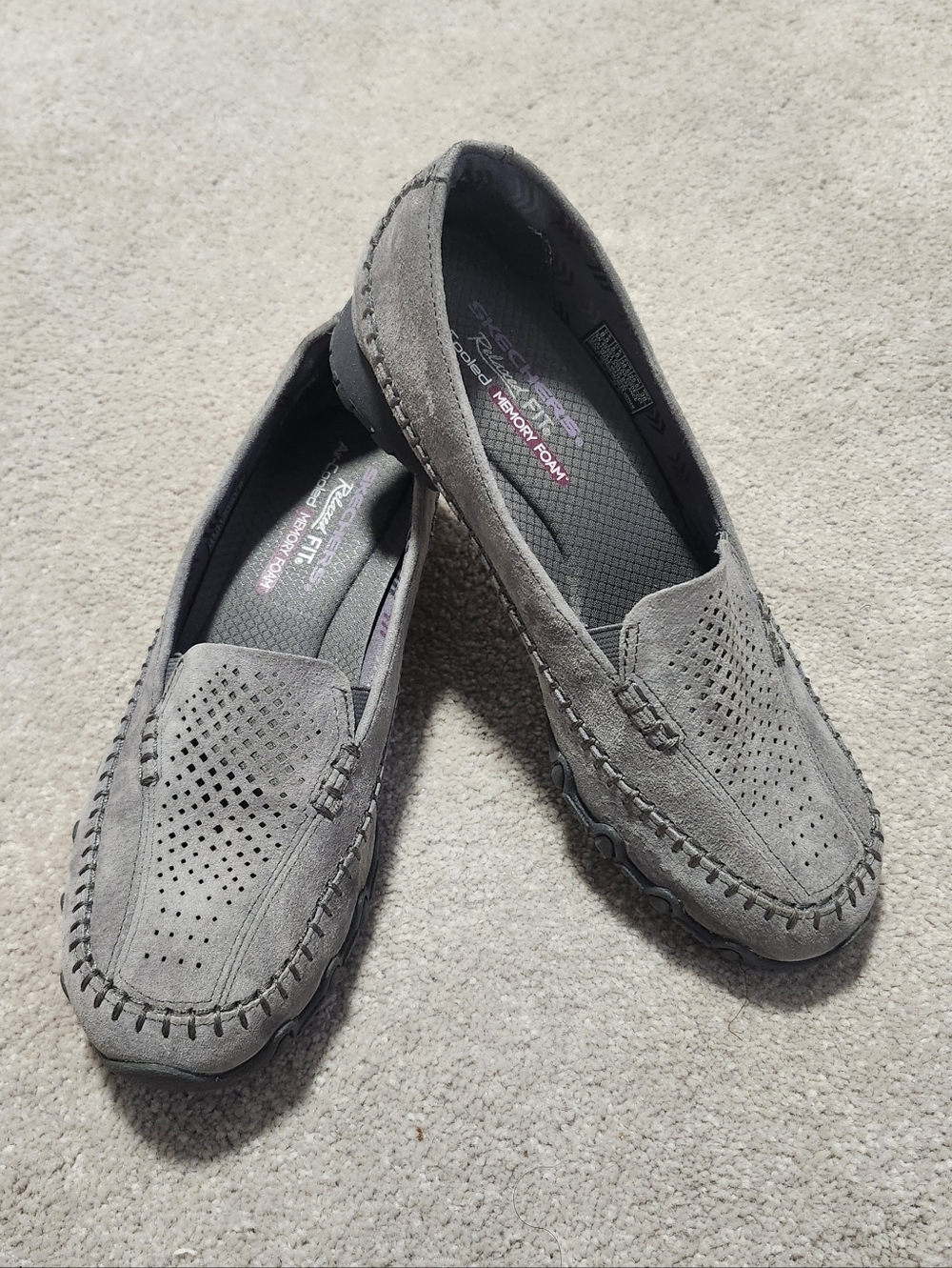 Skechers Relaxed Fit Air Cooled Memory Foam Grey Suede Loafers‎ Women's Size 8.5